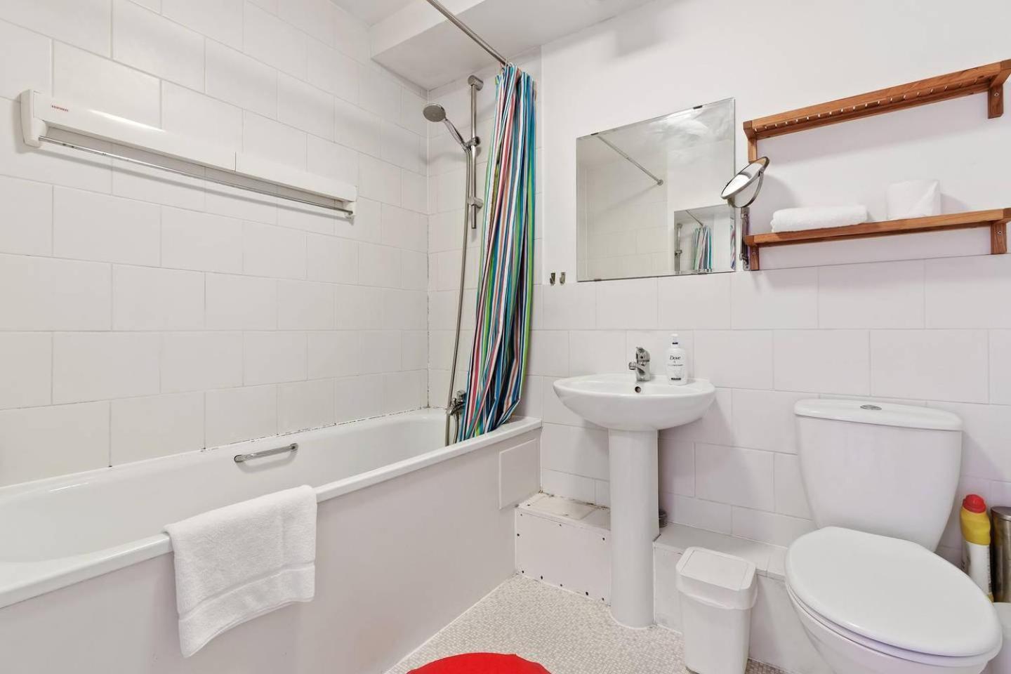 Modern 2 Bedroom Apartment In Homerton Londra Esterno foto