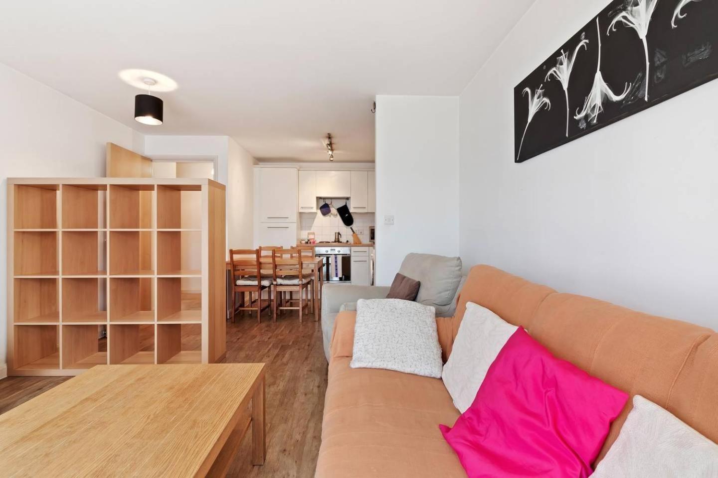 Modern 2 Bedroom Apartment In Homerton Londra Esterno foto