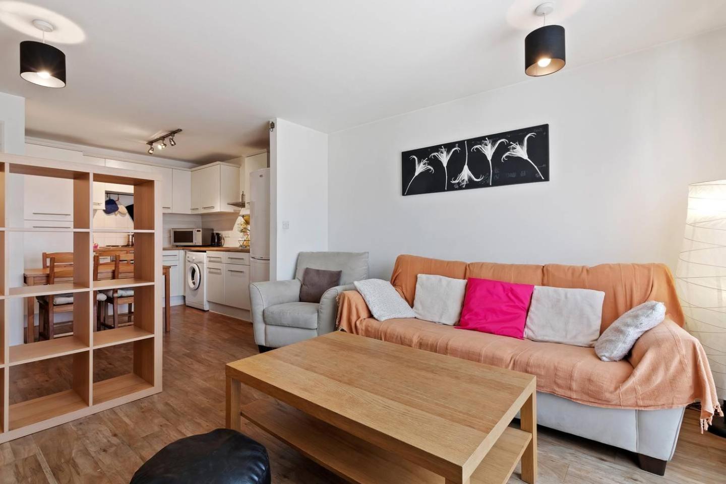 Modern 2 Bedroom Apartment In Homerton Londra Esterno foto